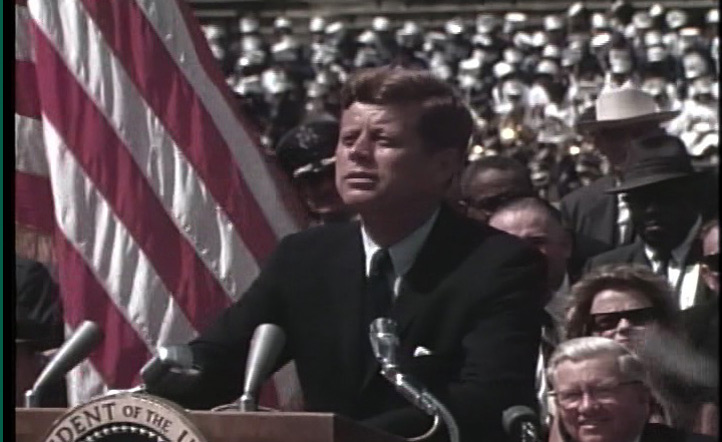 In the blazing sun, JFK sets sites on moon